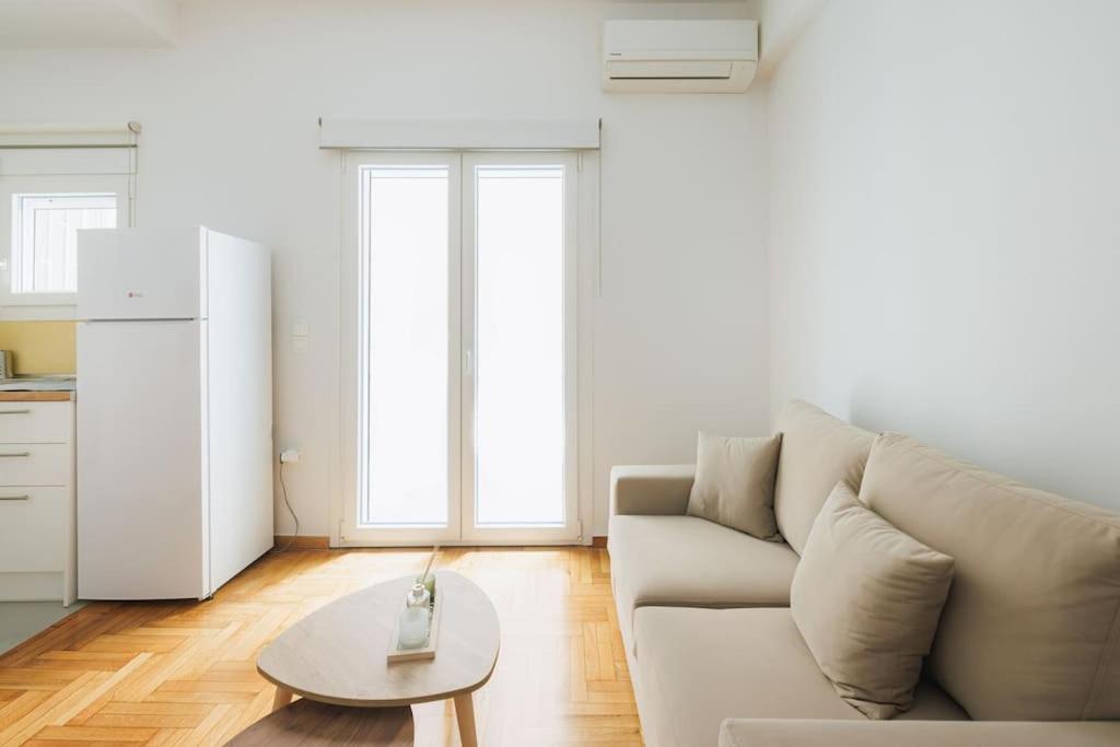 Comfy Shelter In Downtown Apartment Athens